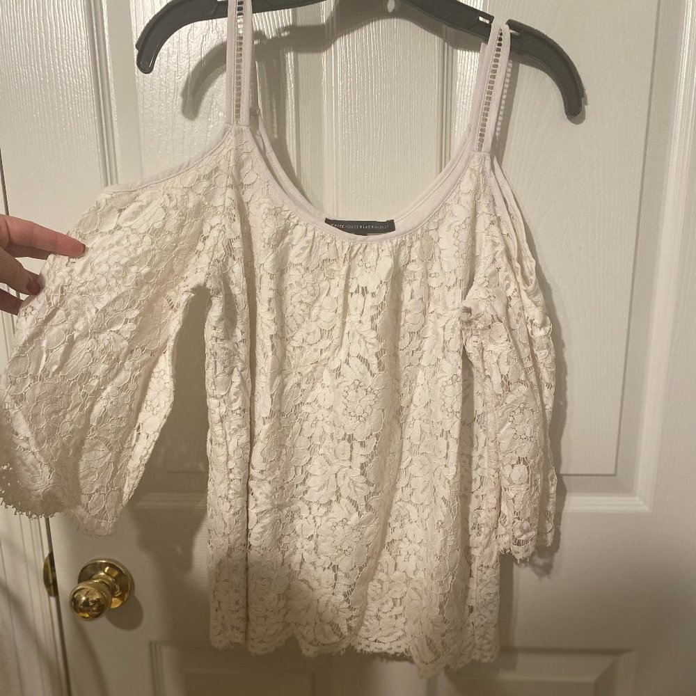 WHBM Lace sleeveless/off the shoulder top